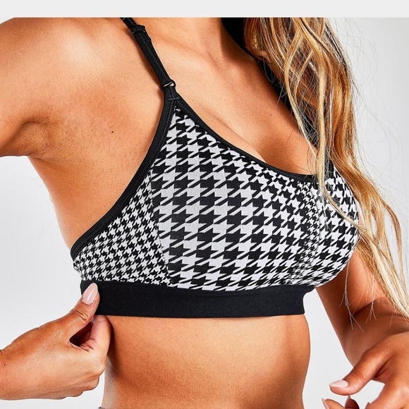 Nike Sports Tank top Bra Dri Fit padded Women's BNWT - Picture 3 of 10